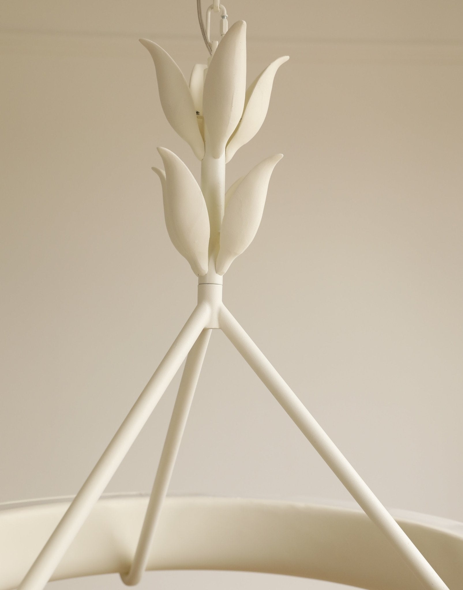 Потолочная люстра Tinsley Plaster