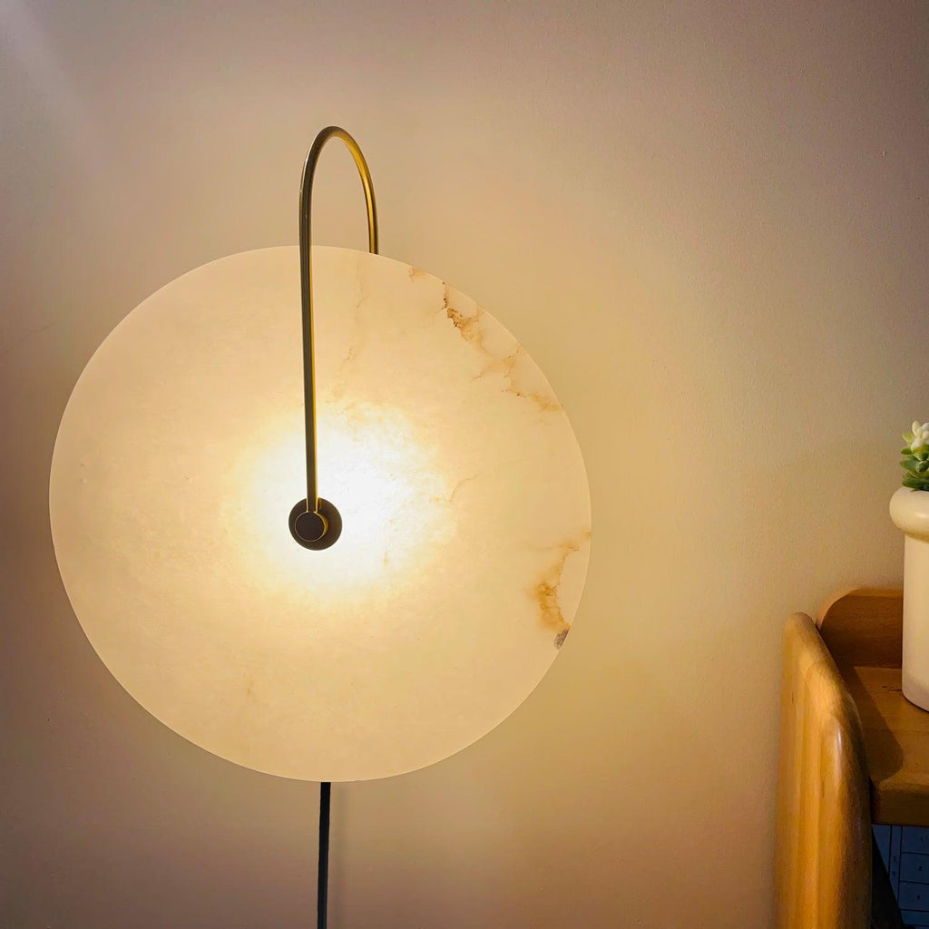 Настінний світильник Alabaster LED, що вмикається в розетку