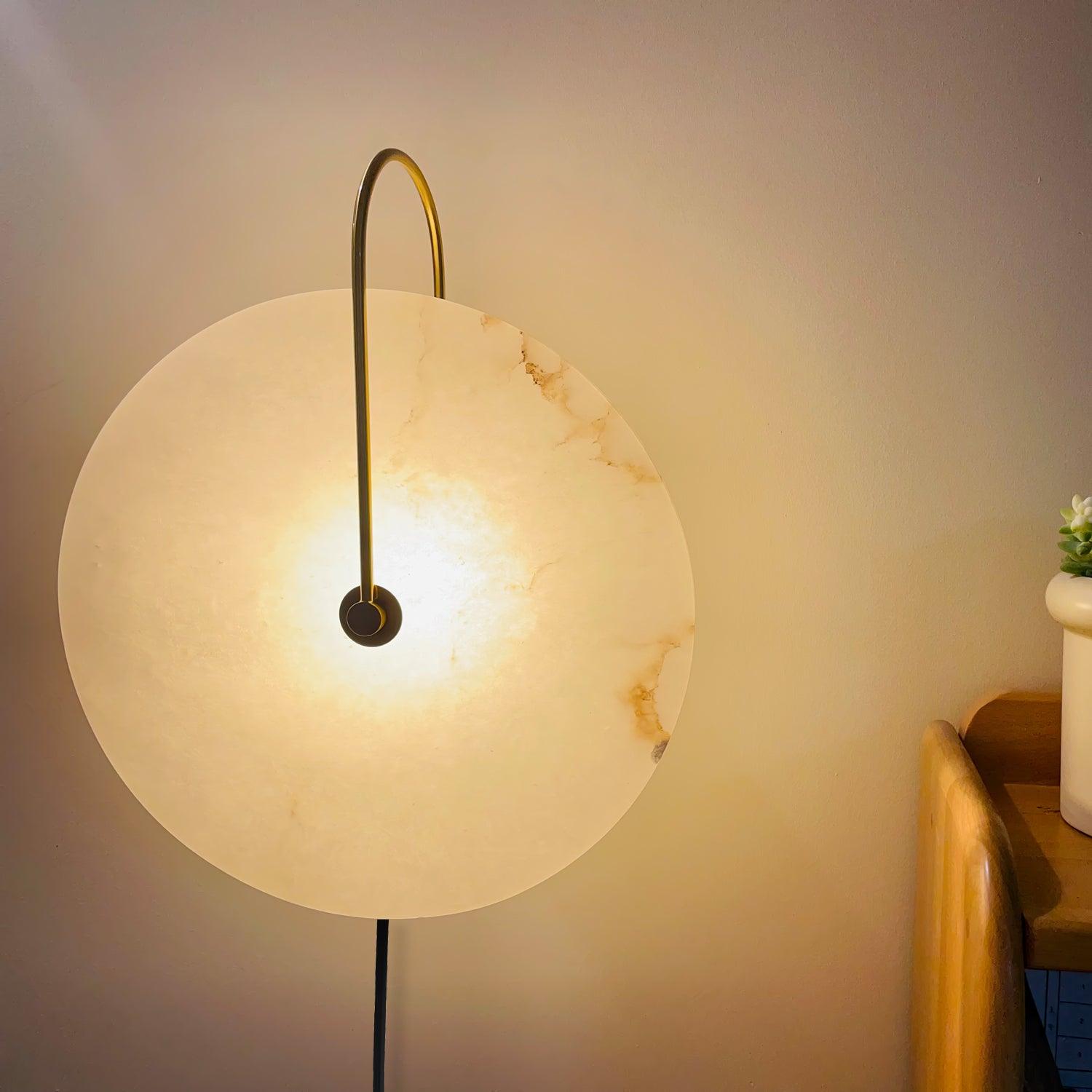 Настінний світильник Alabaster LED, що вмикається в розетку