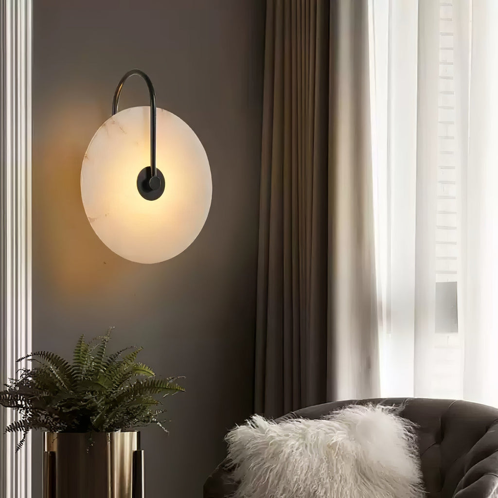 Настінний світильник Alabaster LED, що вмикається в розетку