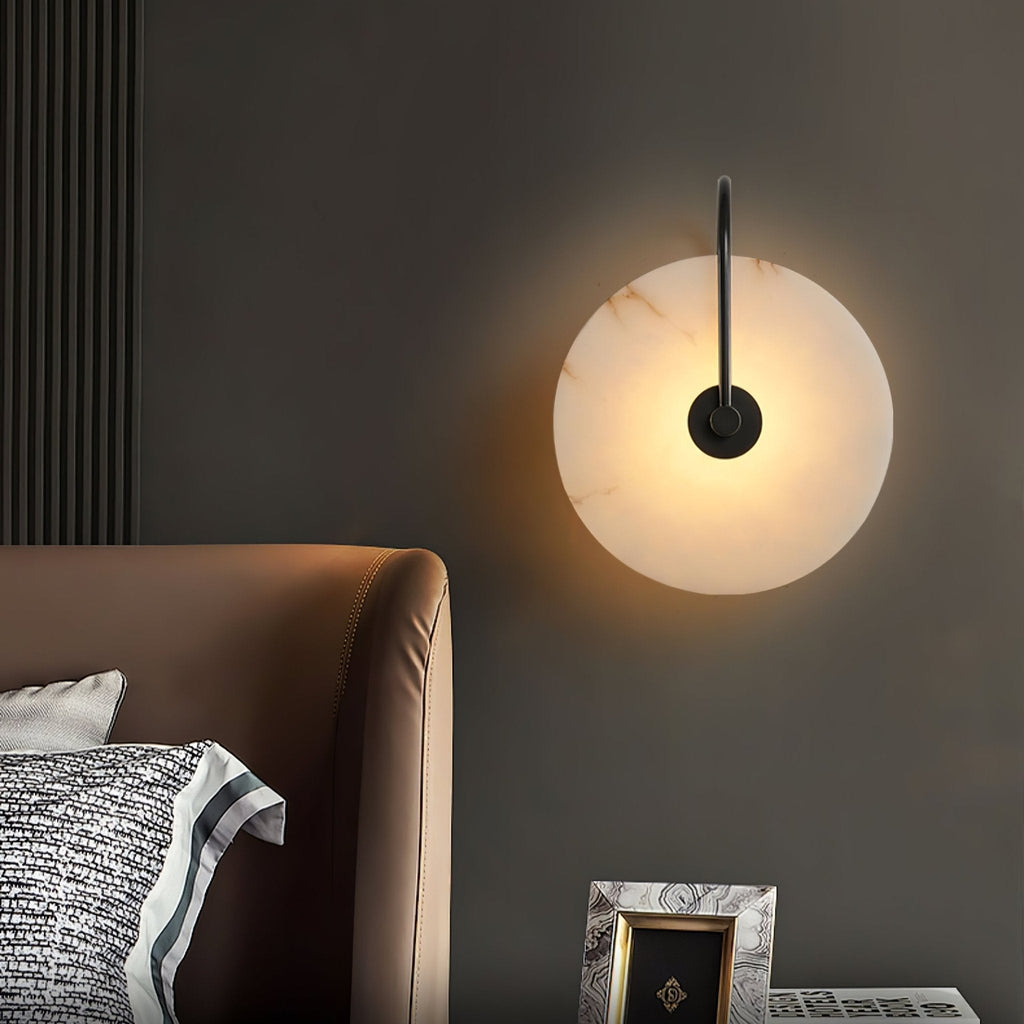 Настінний світильник Alabaster LED, що вмикається в розетку
