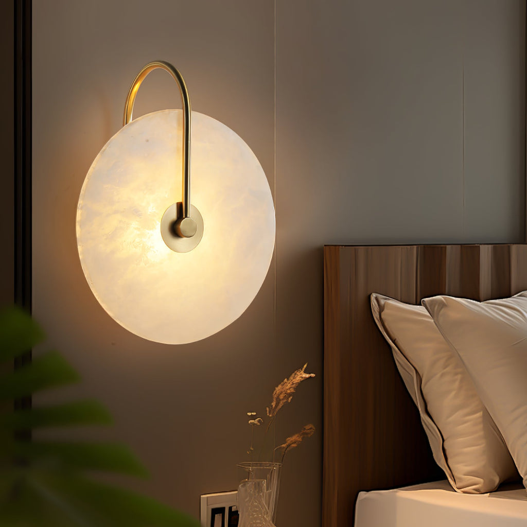Настінний світильник Alabaster LED, що вмикається в розетку
