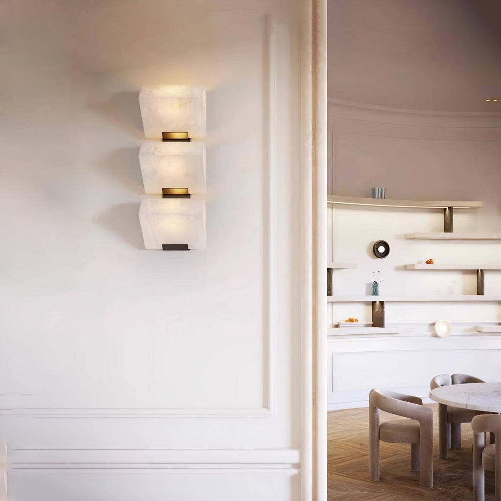 Алебастровий настінний світильник для сходів