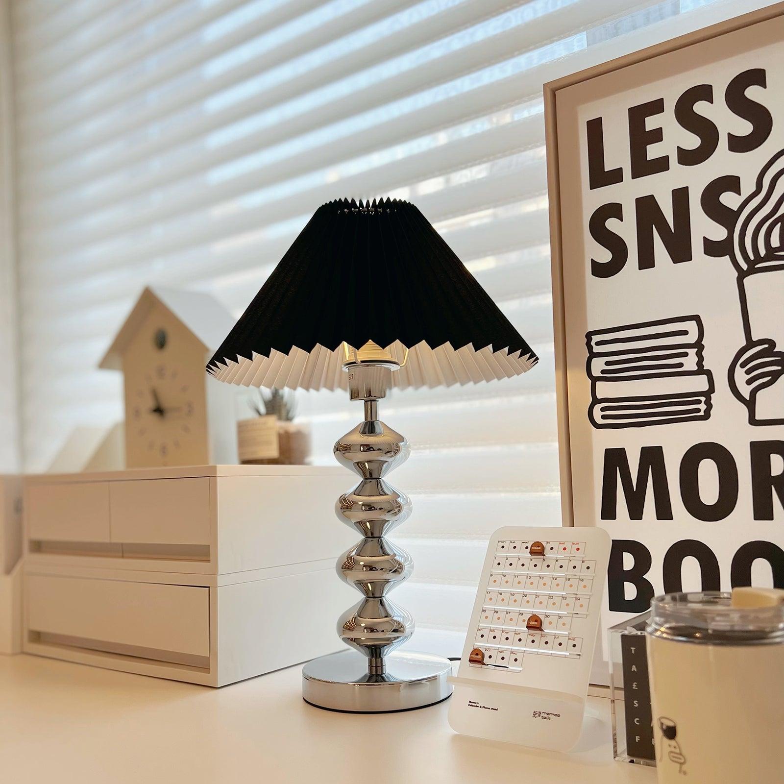 Настольная лампа Aleisha Pleated