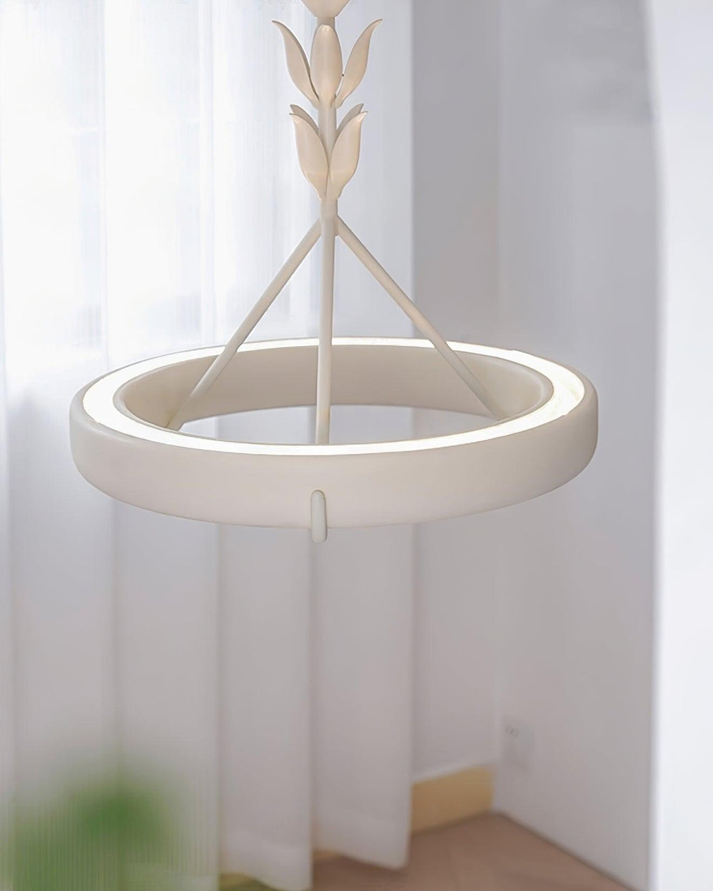 Потолочная люстра Tinsley Plaster