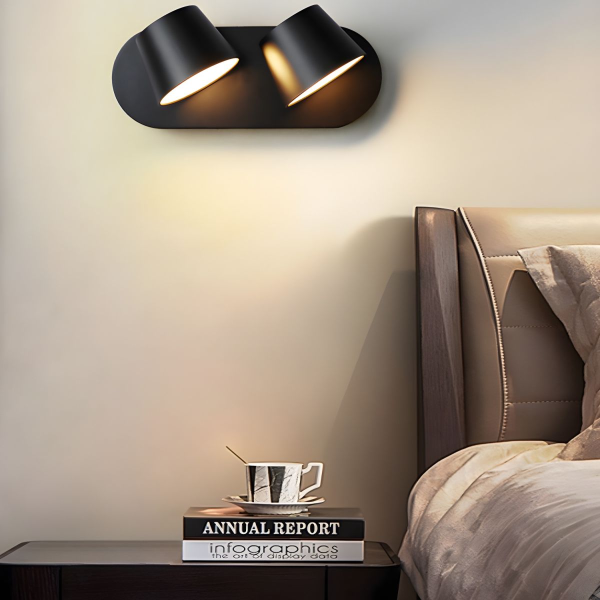 Настінний світильник, що підключається, з регульованим кутом нахилу
