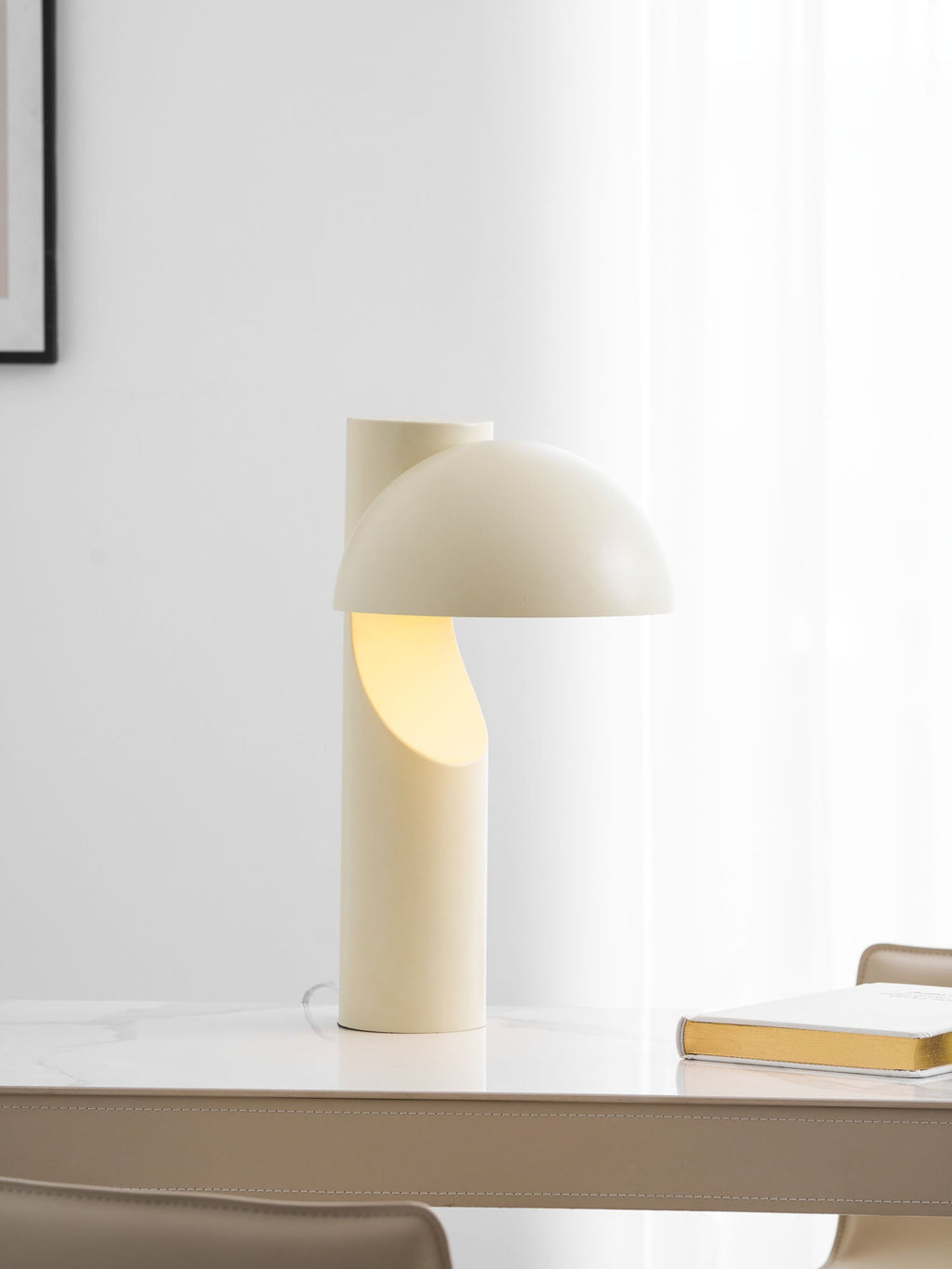 Настільна лампа Arcora Minimalist