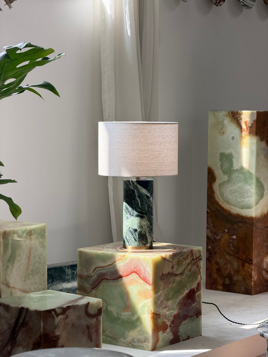 Настільна лампа Aria Stone