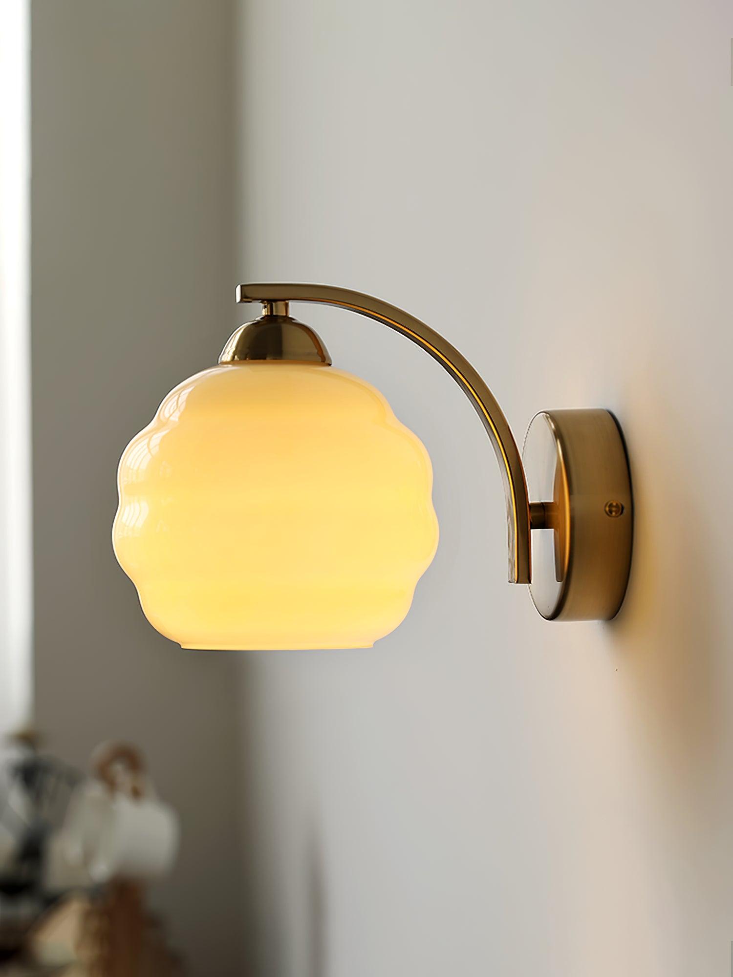 Настінний світильник Art Deco, що вмикається в розетку