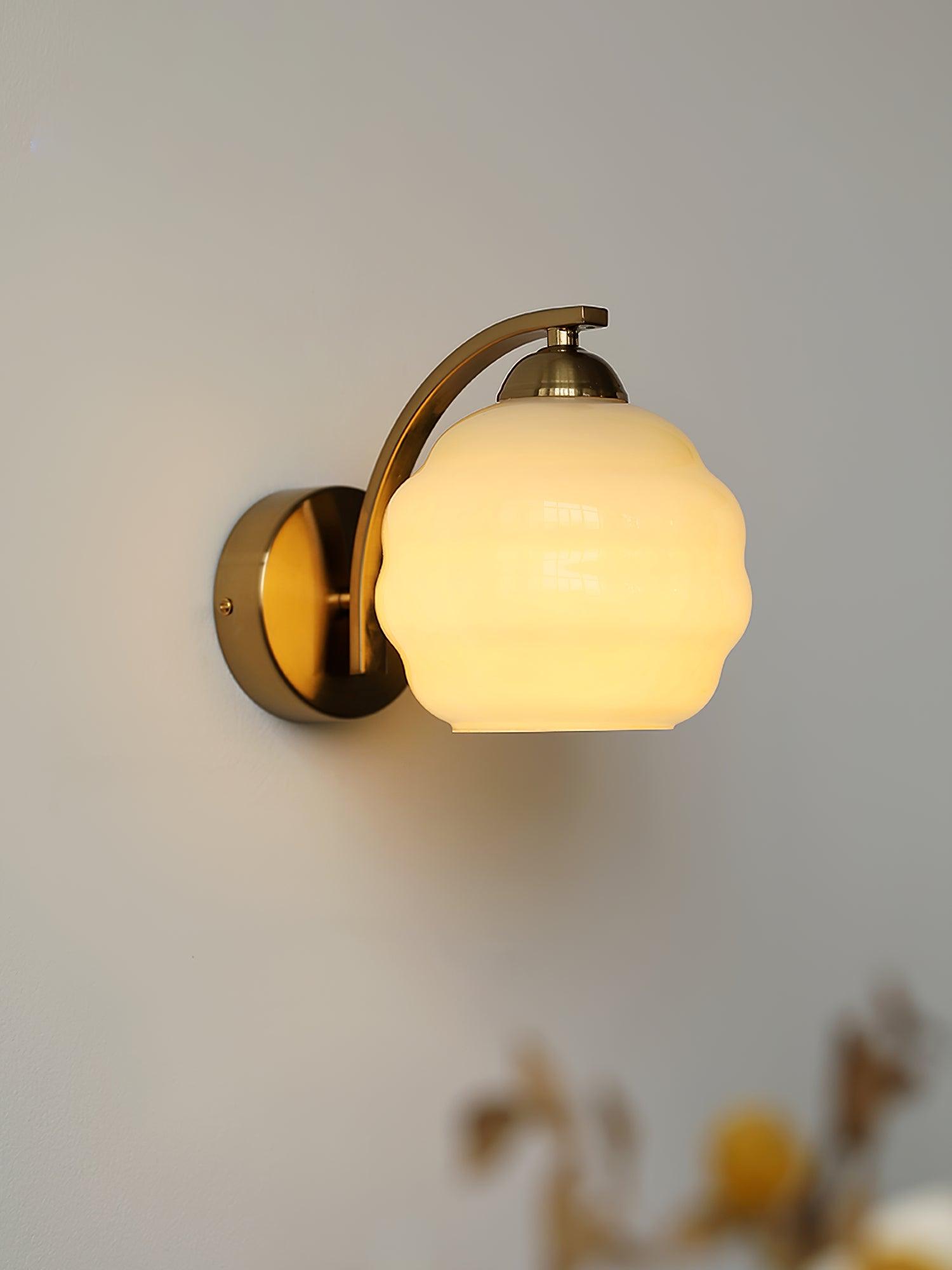 Настінний світильник Art Deco, що вмикається в розетку