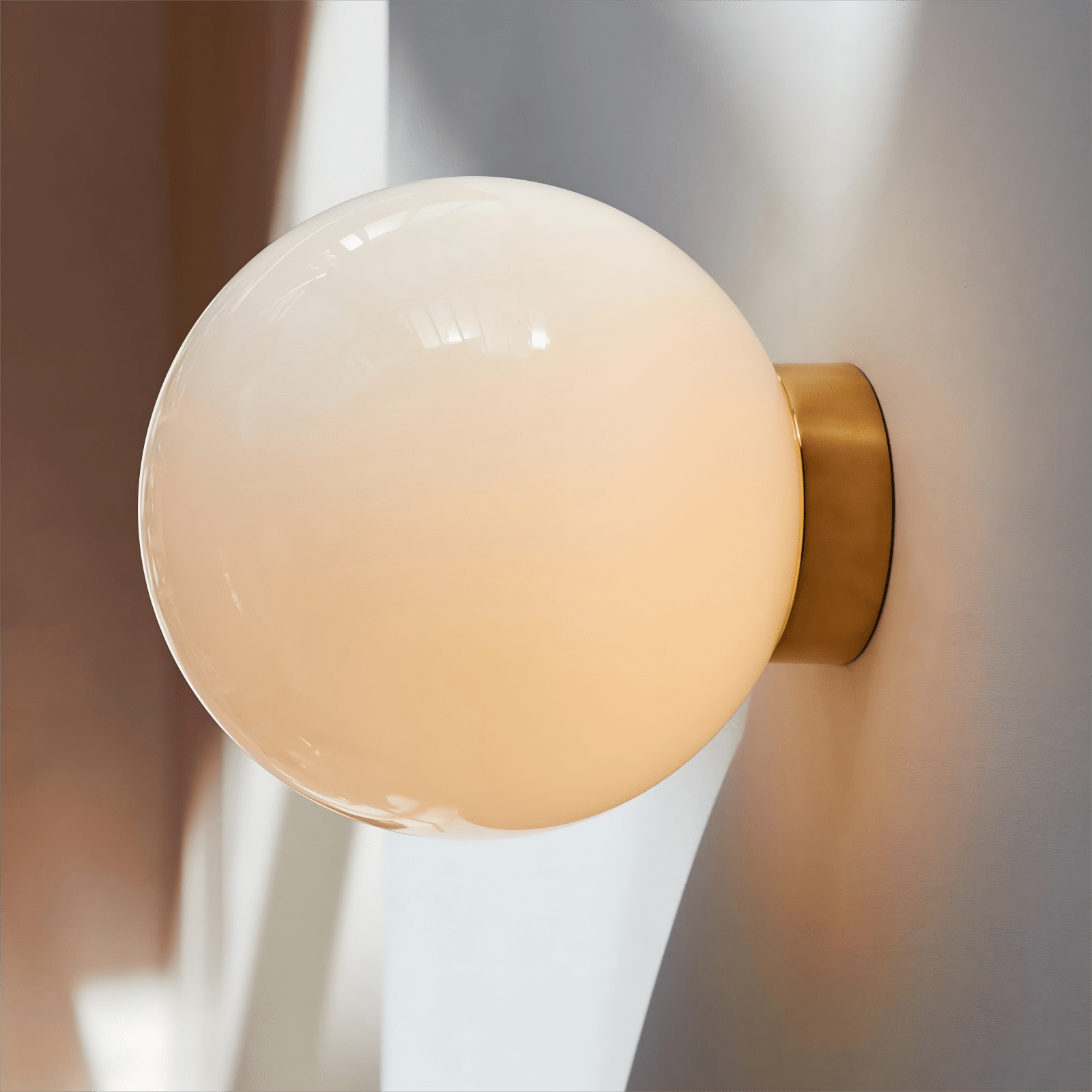 Настінний світильник Aura Globe зі скла