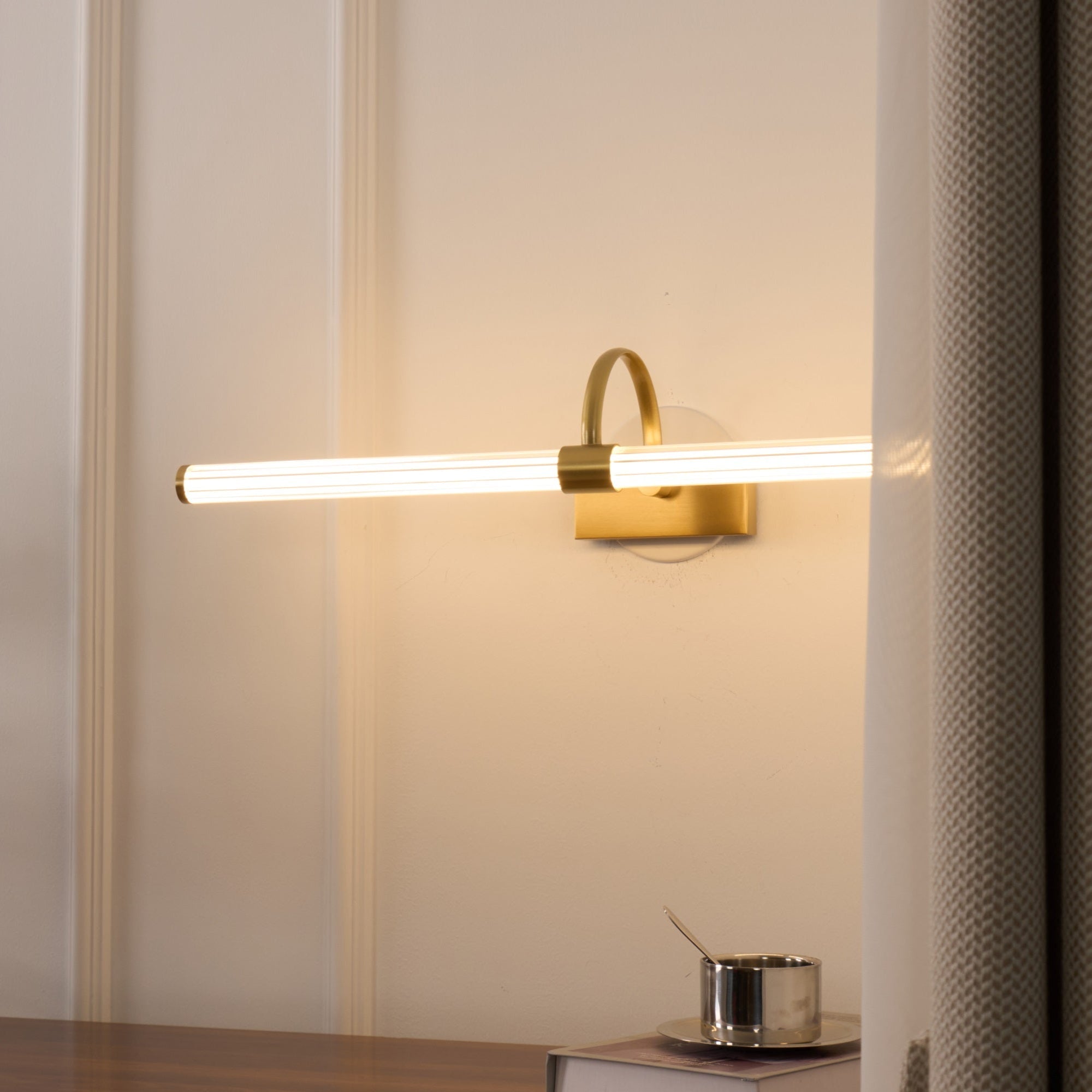 Avery Wall Light