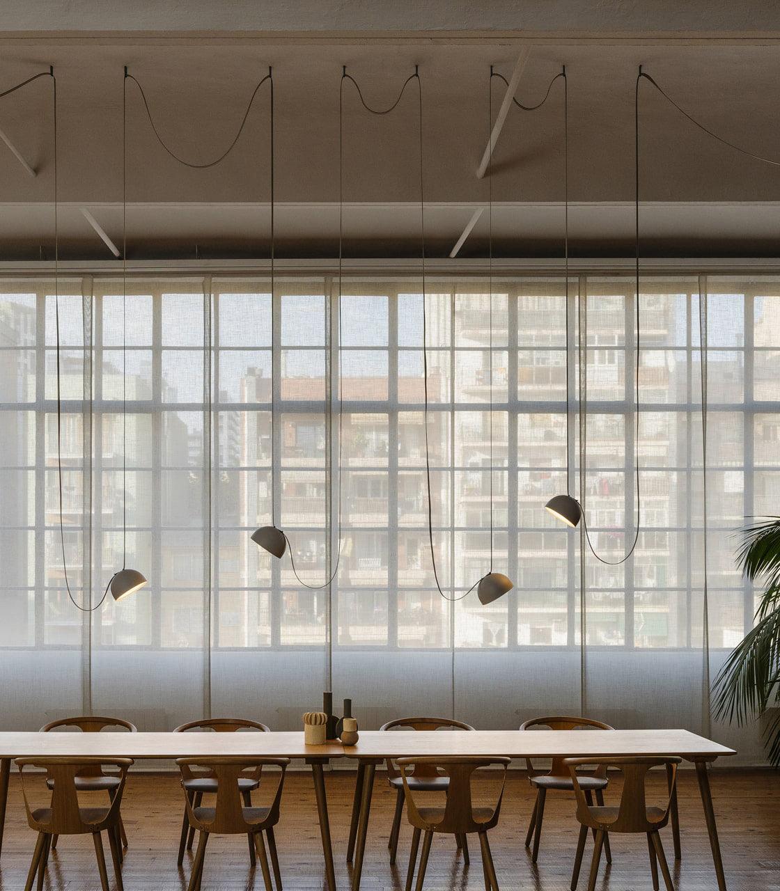 Комбінований шкіряний підвісний світильник "Ремені"