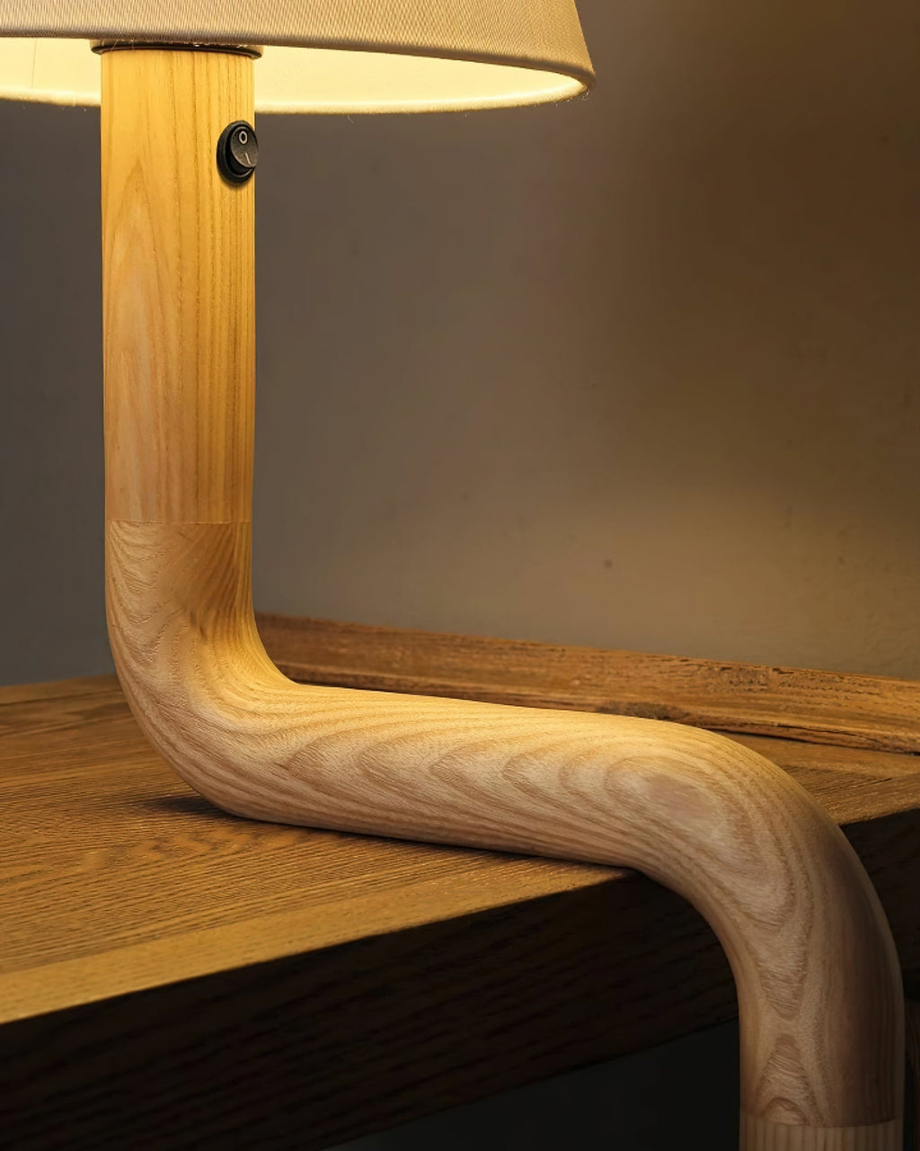 Настільна лампа Bend Wood
