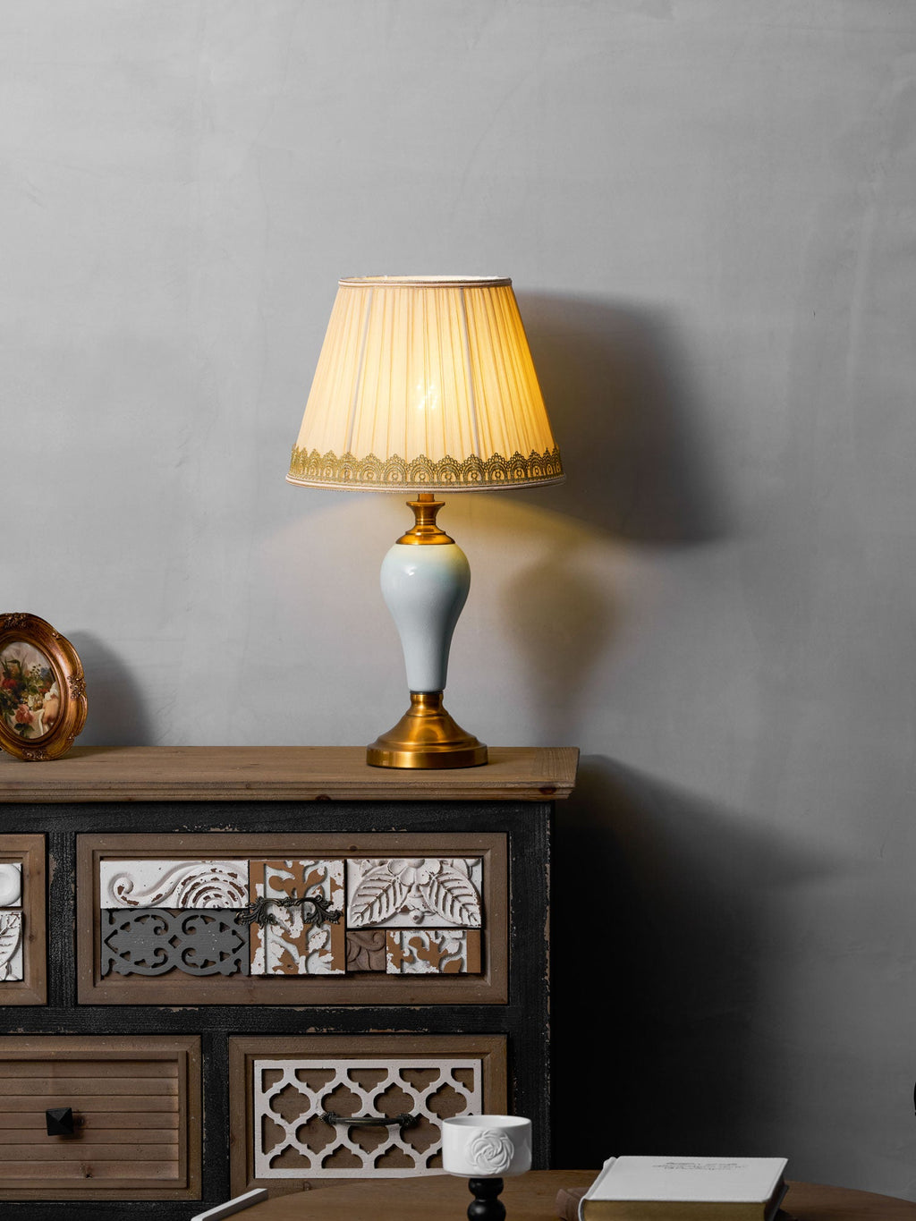 Chaslyn Desk Lamp