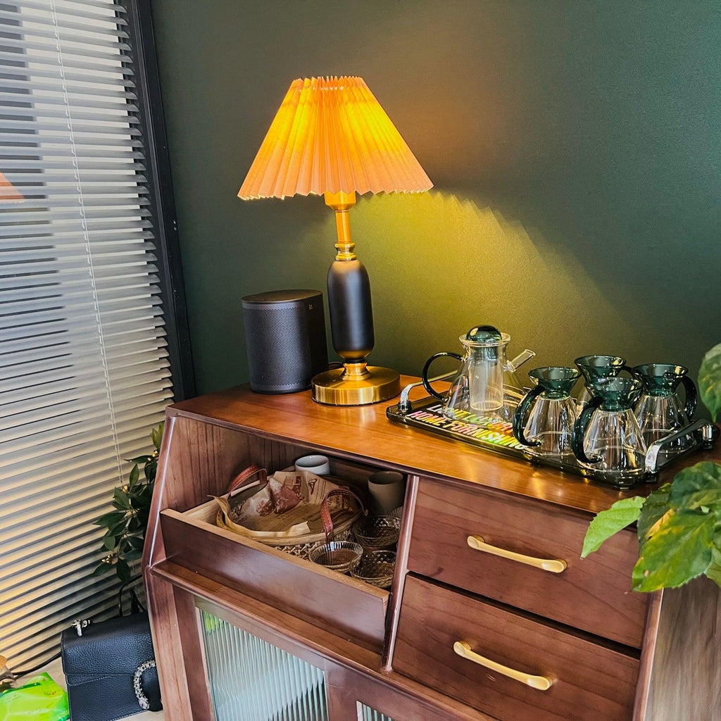 Классическая антикварная настольная лампа