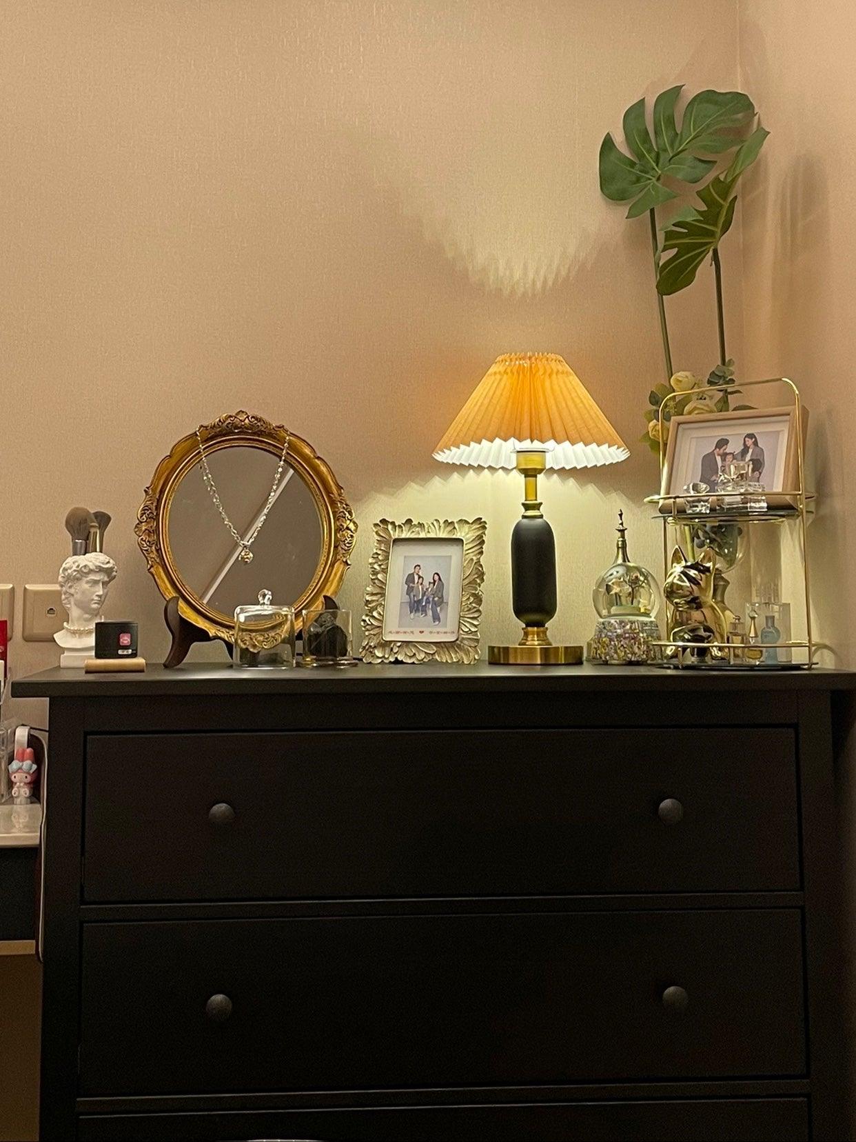 Классическая антикварная настольная лампа