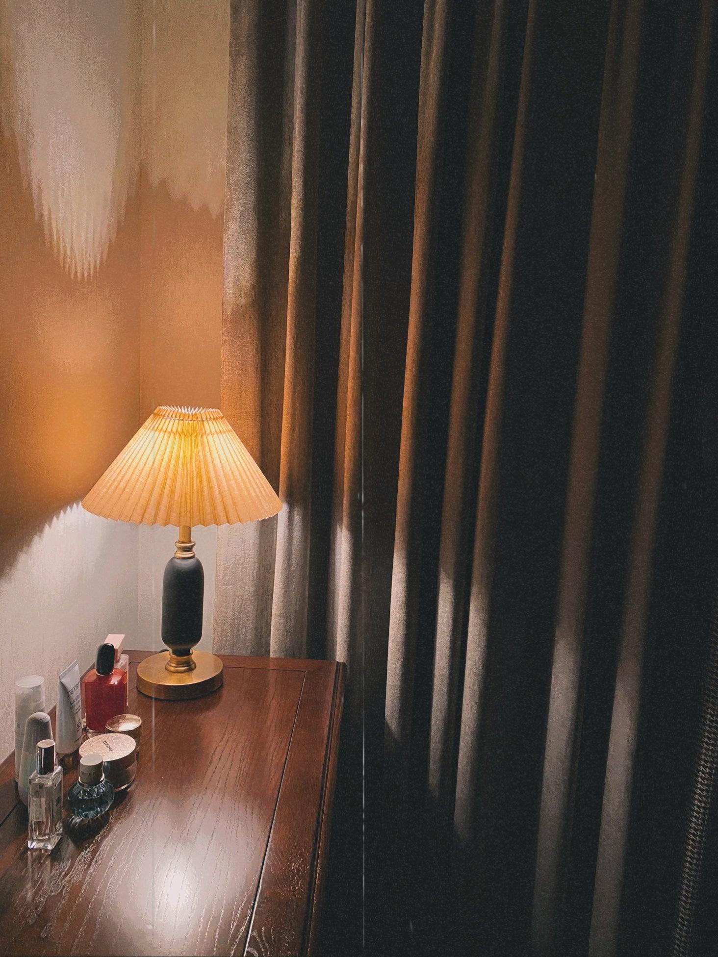 Классическая антикварная настольная лампа