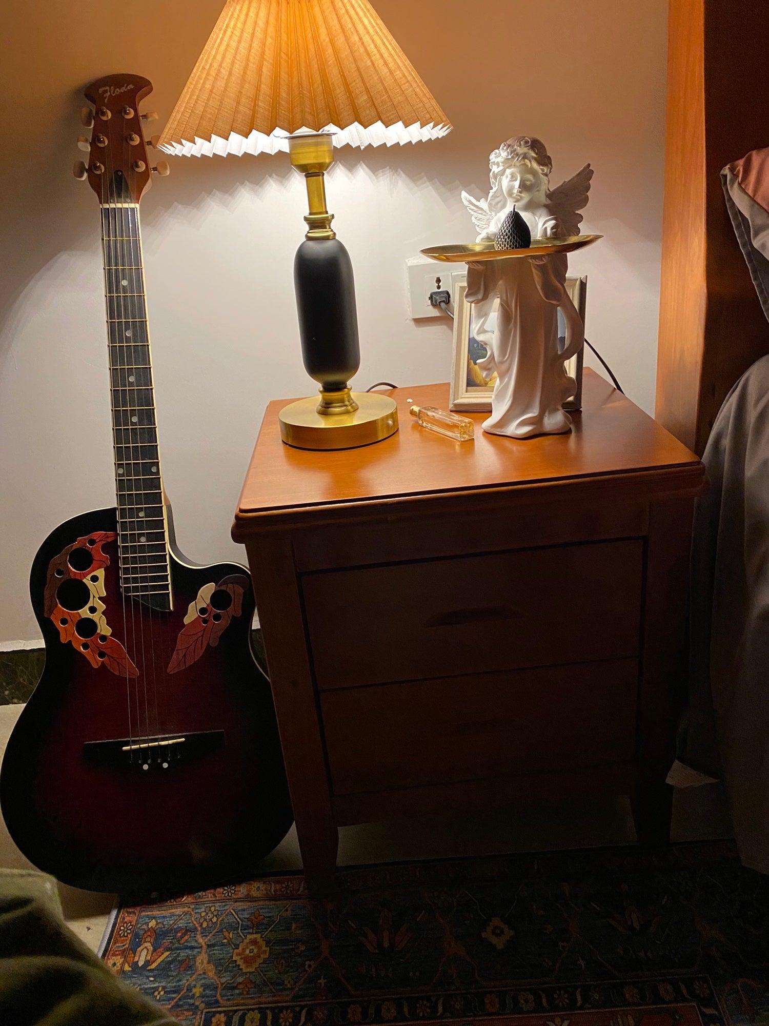 Классическая антикварная настольная лампа