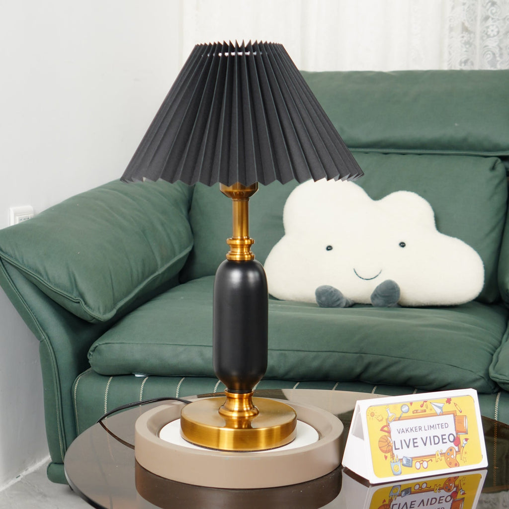 Классическая антикварная настольная лампа