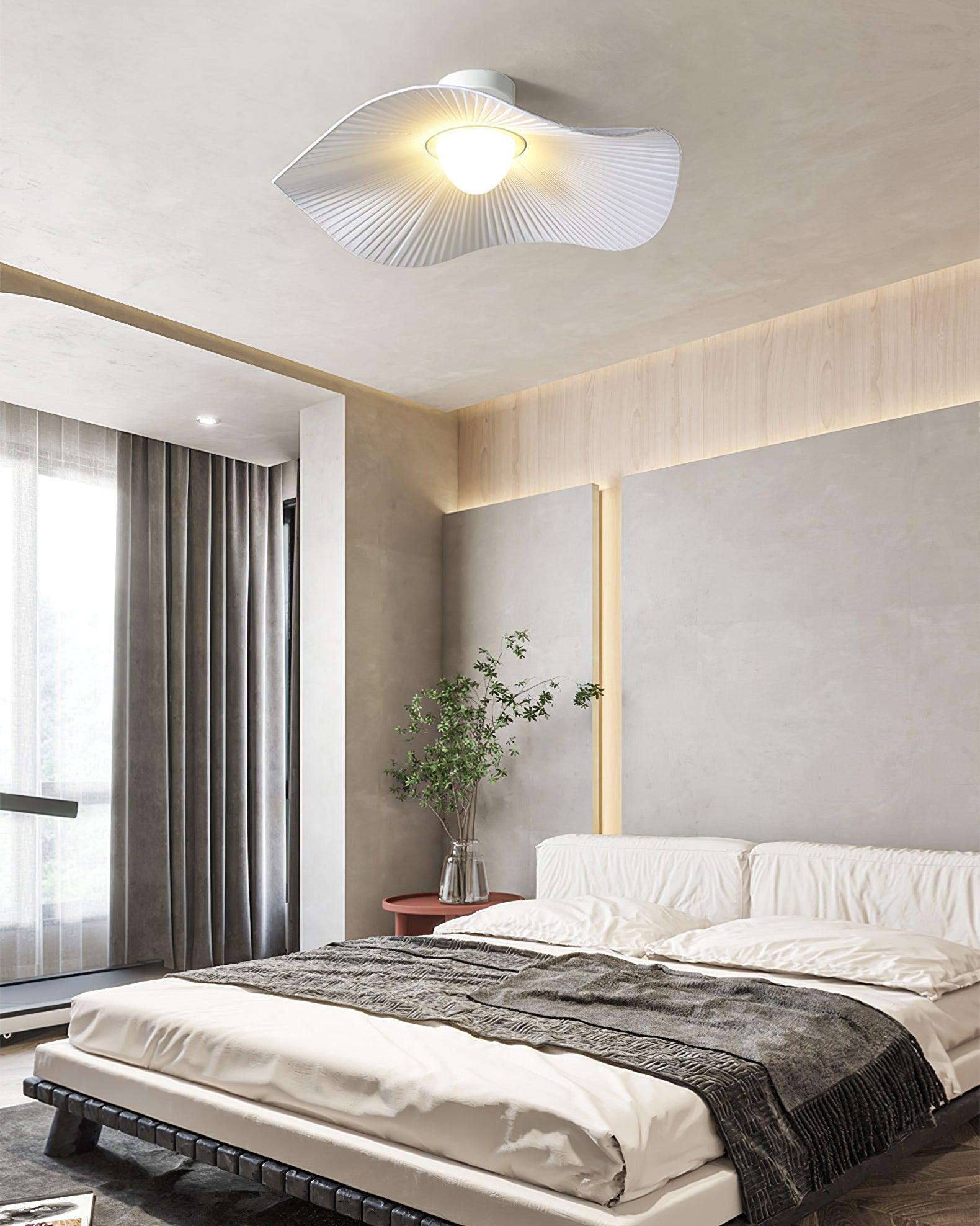 Хмарний стельовий світильник