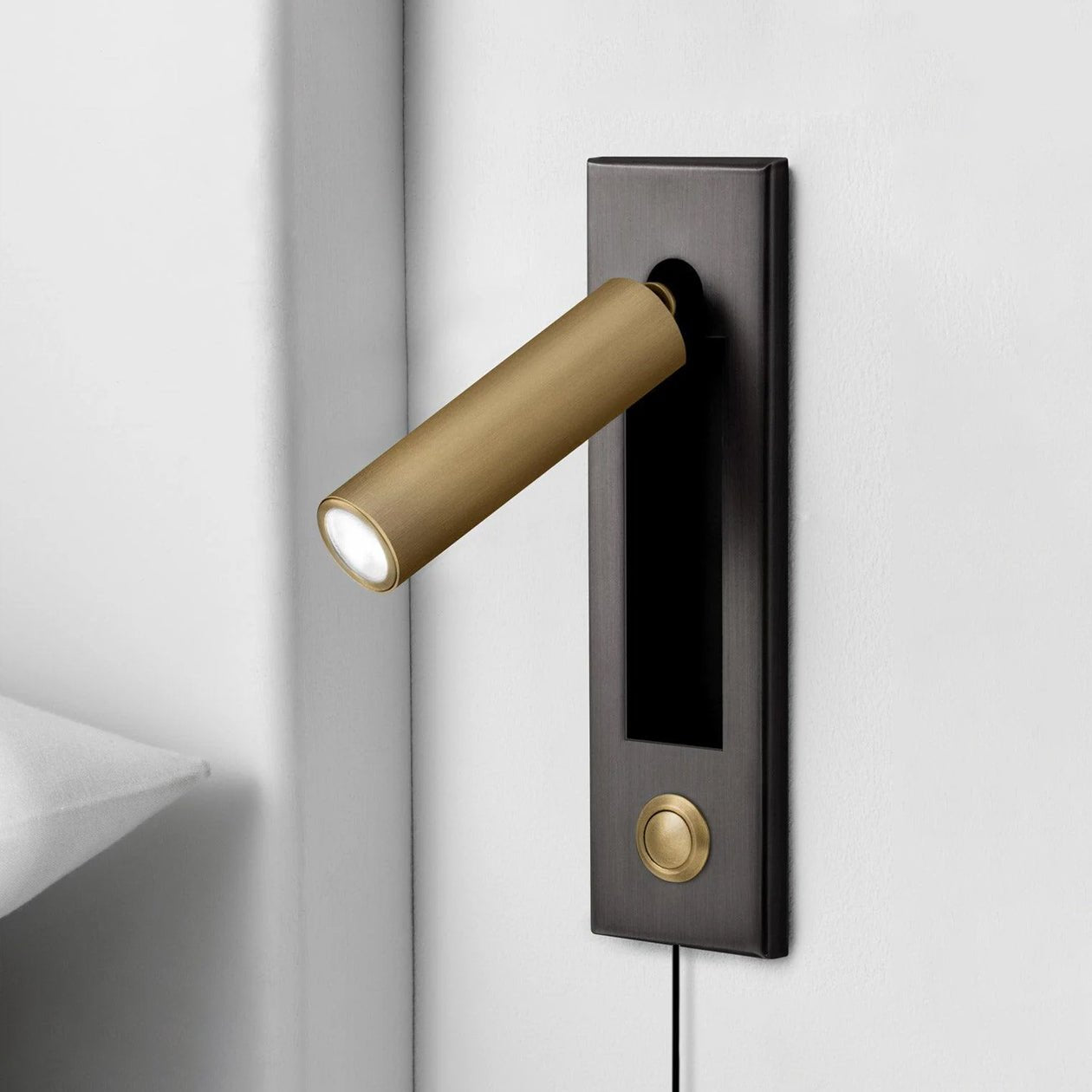 Embedded Bedside Plug - in Sconce - DEPRIMO