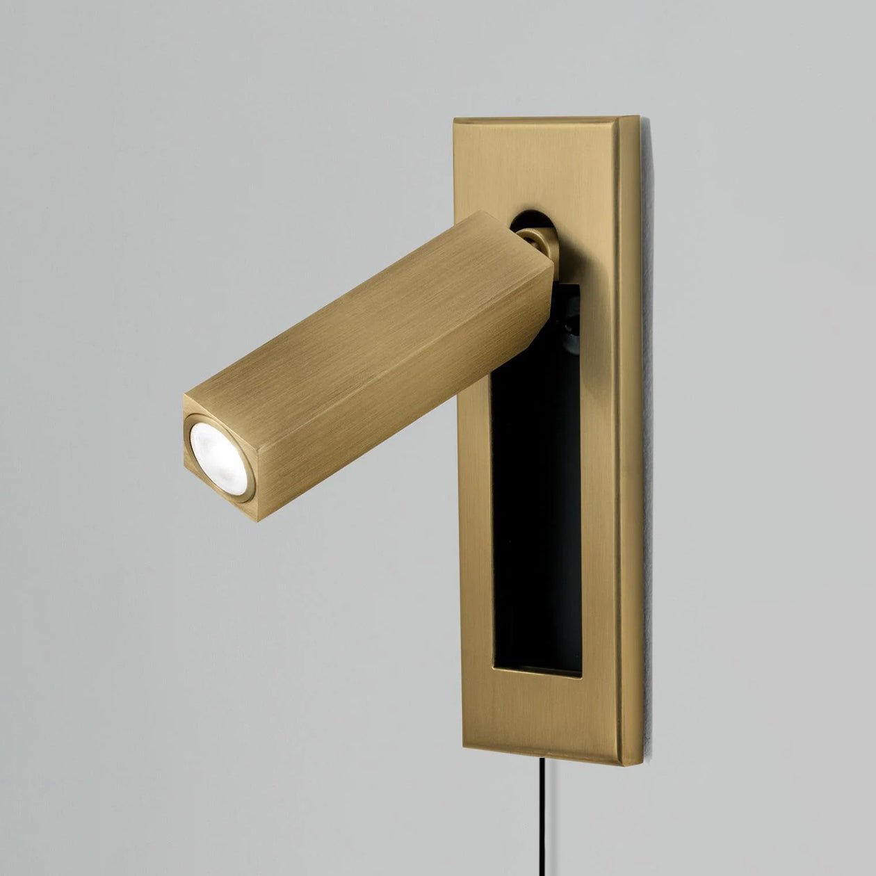 Embedded Bedside Plug - in Sconce - DEPRIMO