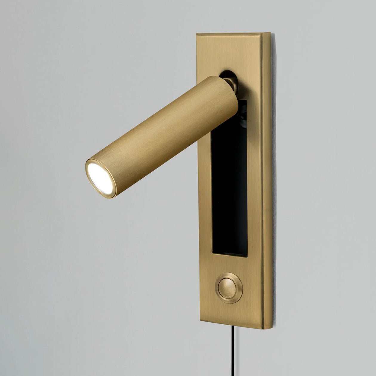 Embedded Bedside Plug - in Sconce - DEPRIMO