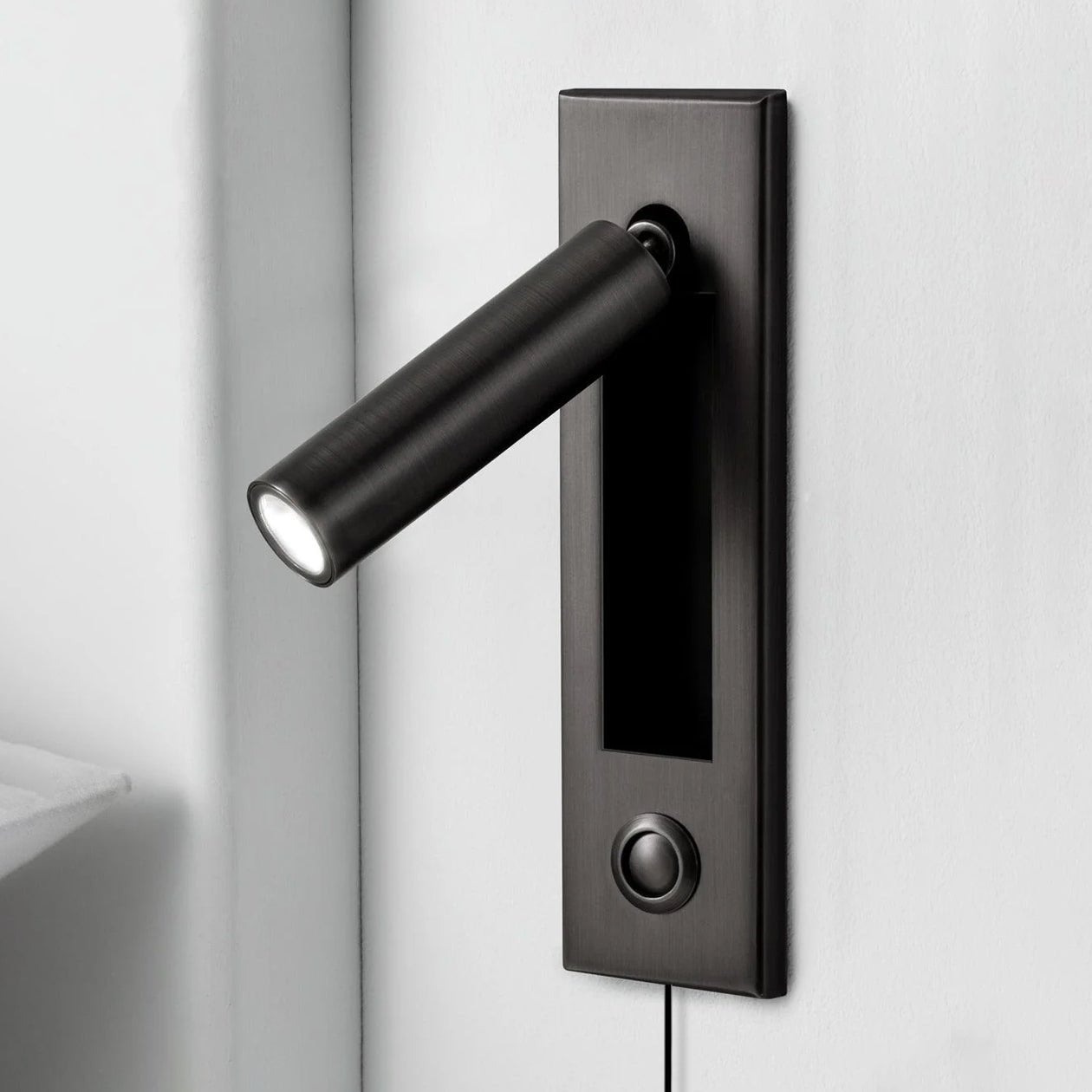 Embedded Bedside Plug - in Sconce - DEPRIMO