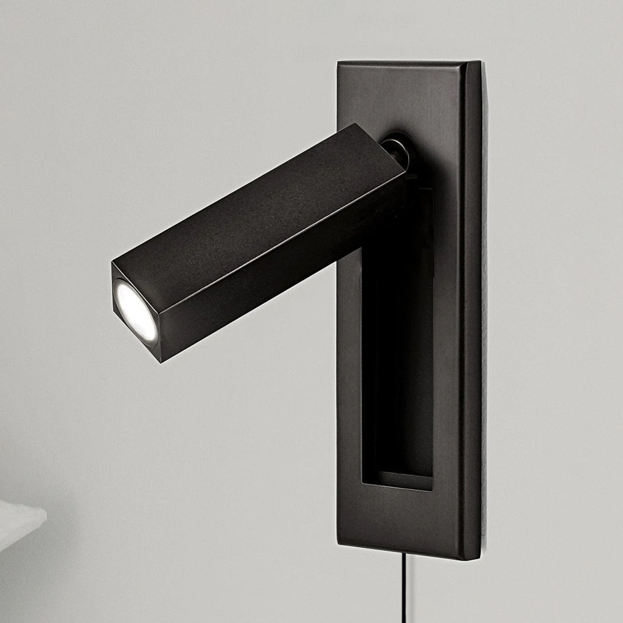 Embedded Bedside Plug - in Sconce - DEPRIMO