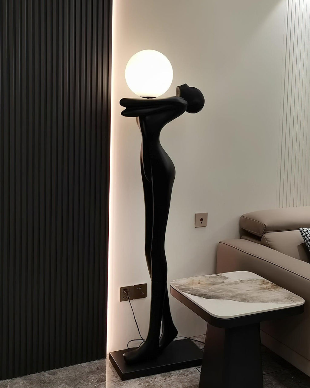 Напольный светильник Embrace Ball Sculpture