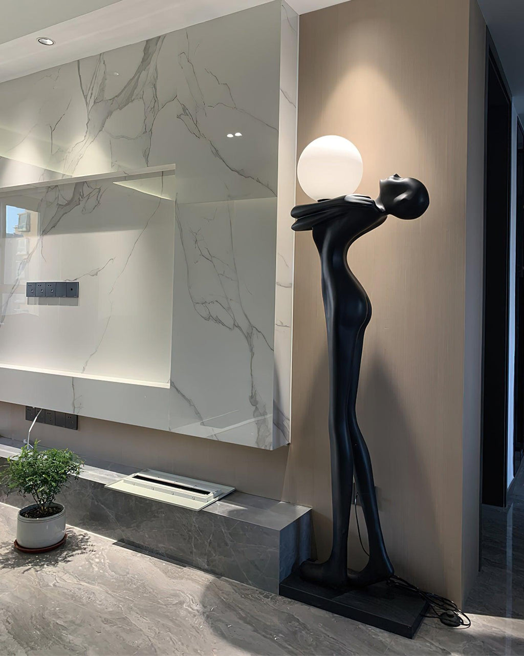 Напольный светильник Embrace Ball Sculpture