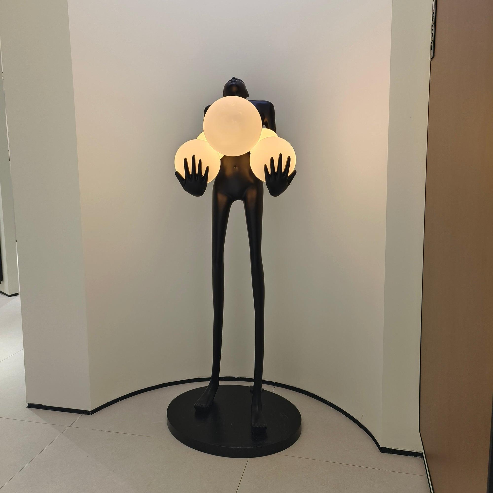 Напольный светильник Embrace Sculpture