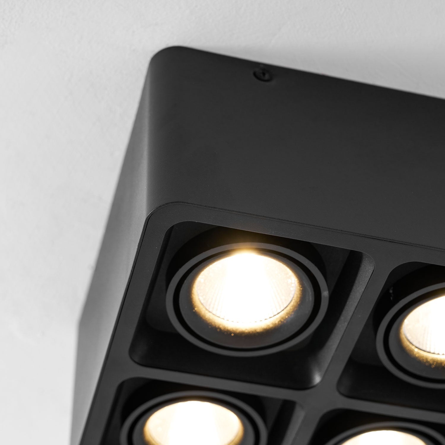 Giyan Surface Spotlight