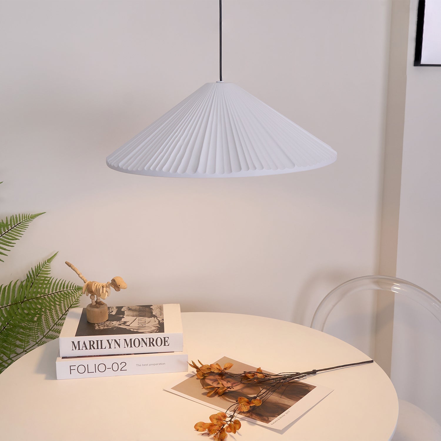 Світильник-підвіс зі смоли у формі капелюха