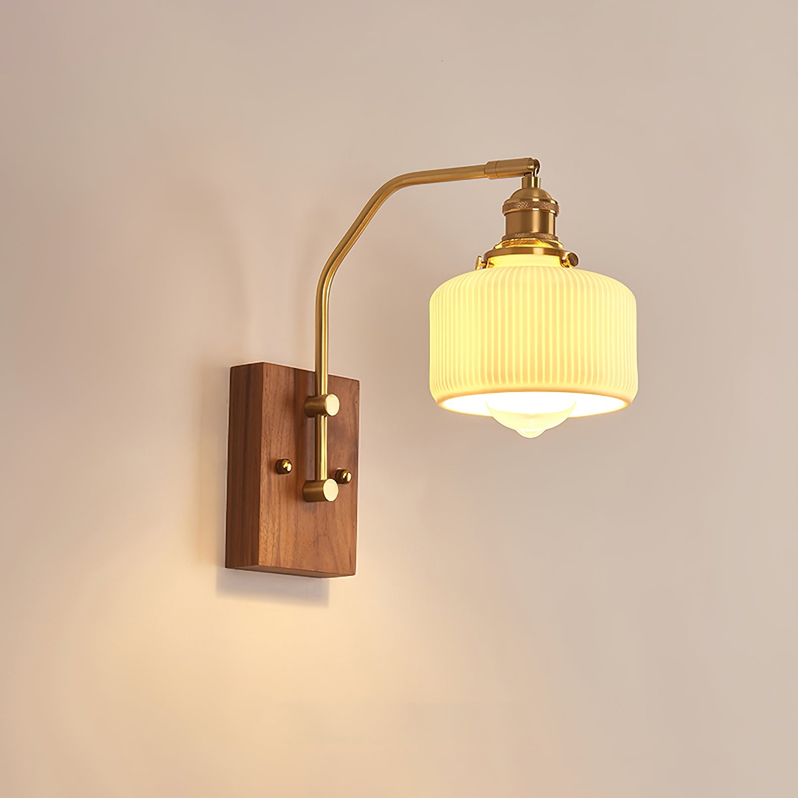 Настінний світильник Heritage Walnut