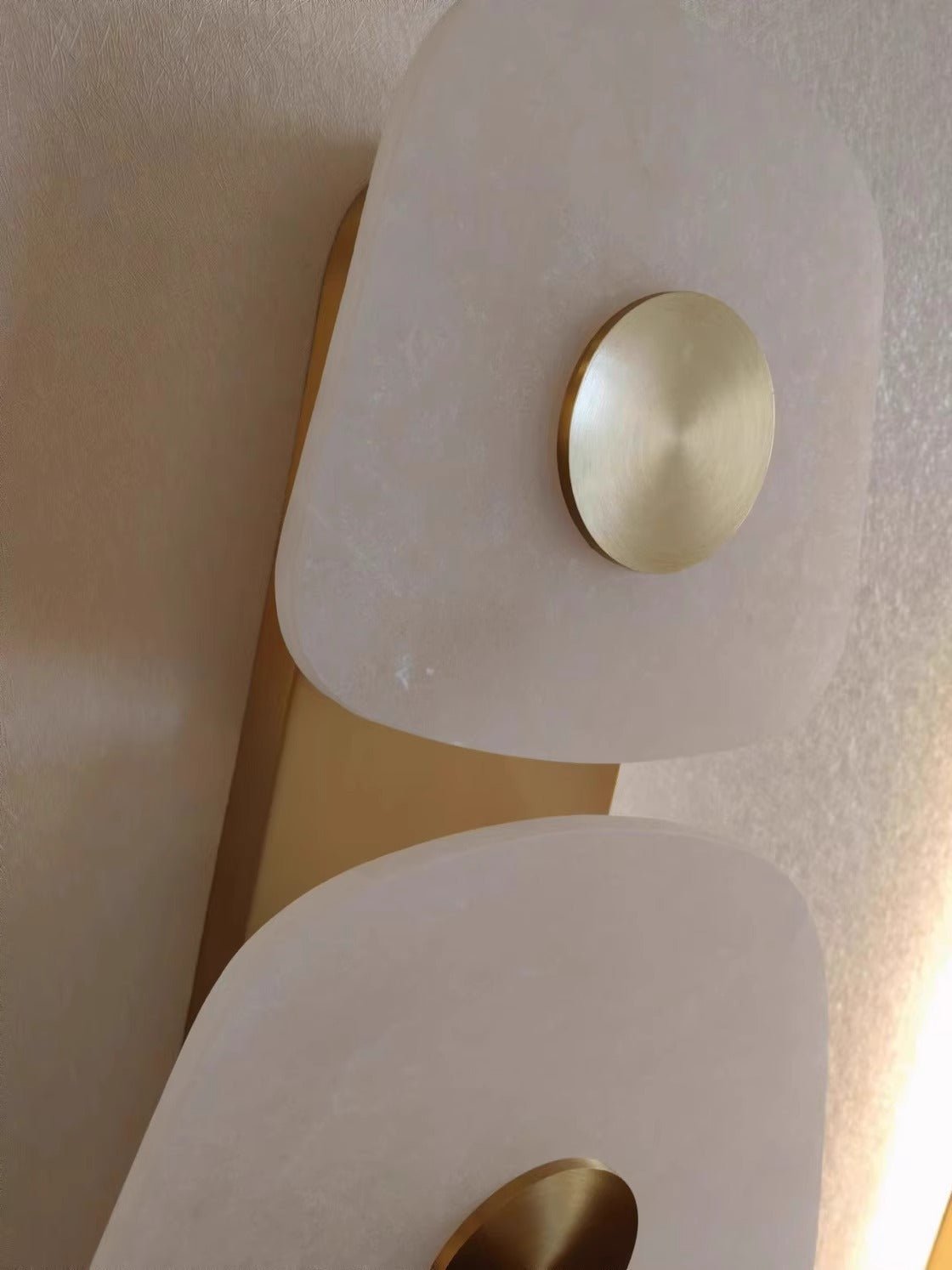 Настінний світильник Holmdel Alabaster