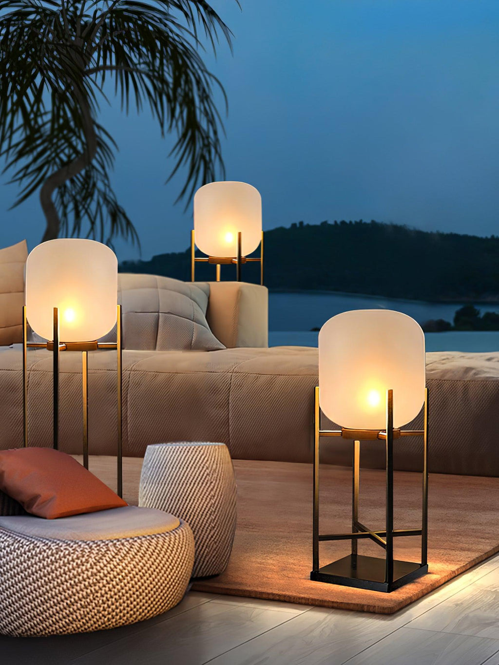 Вуличний ліхтар-торшер на сонячній батареї