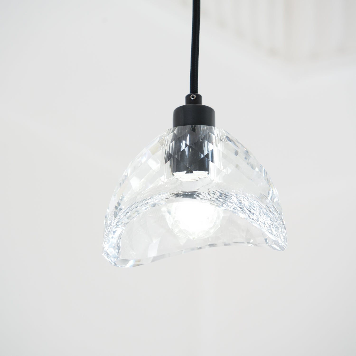 Підвісний світильник Latham Glass