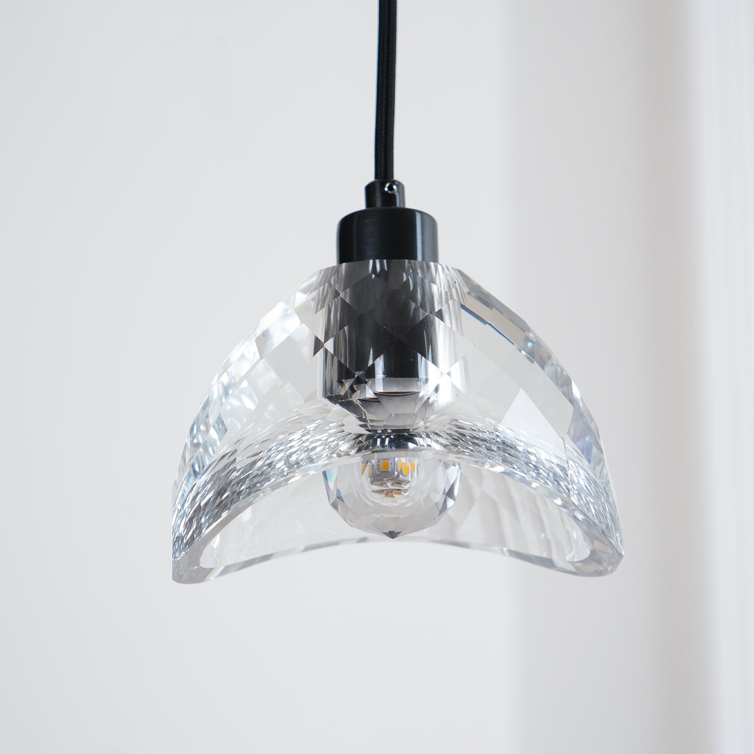 Підвісний світильник Latham Glass