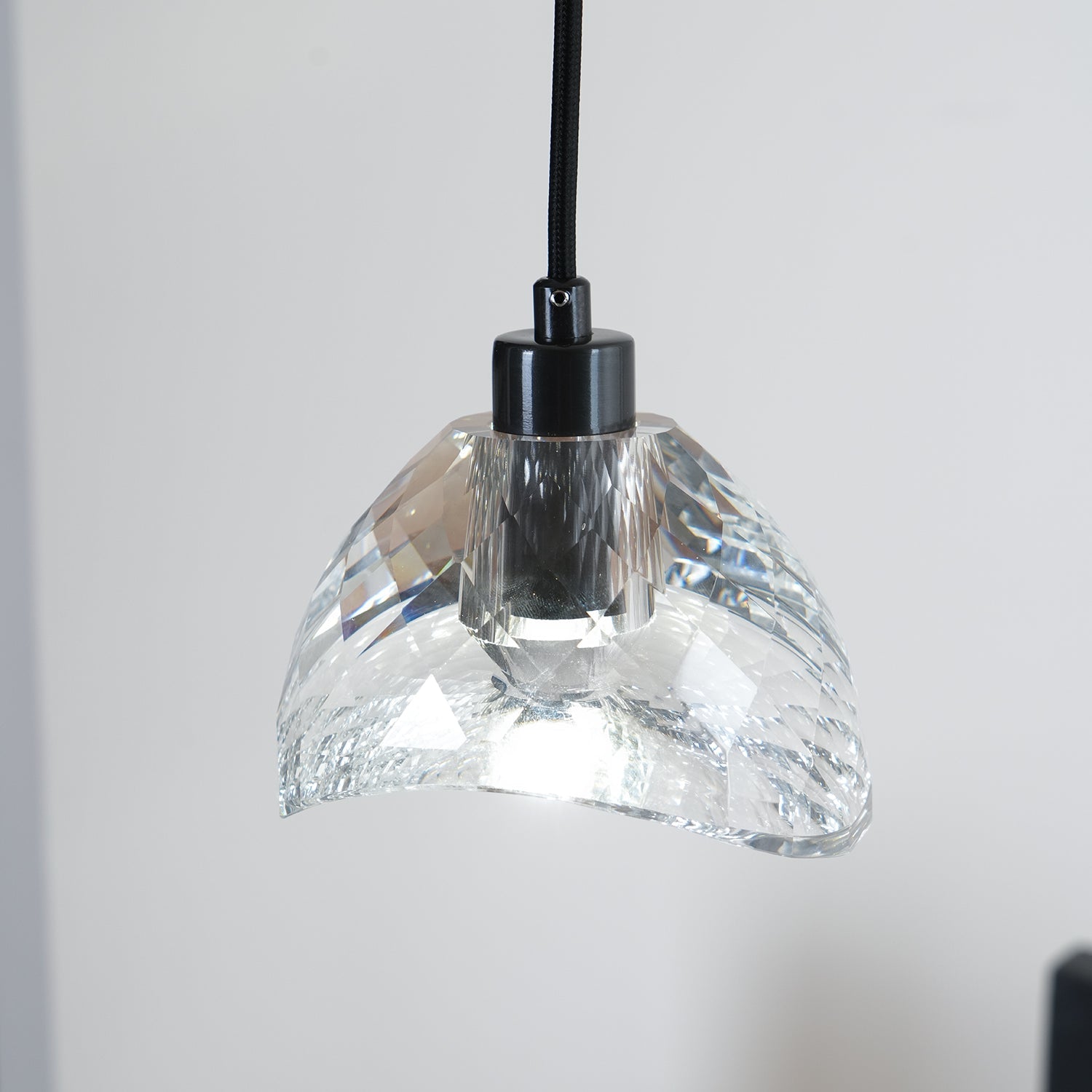 Підвісний світильник Latham Glass