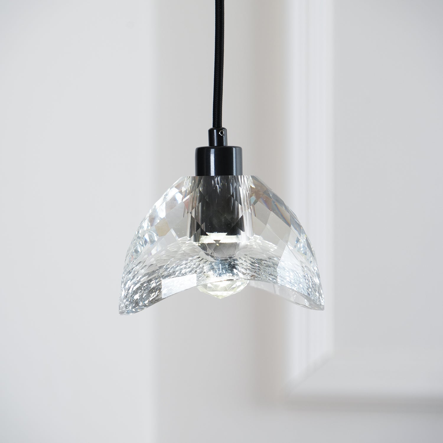 Підвісний світильник Latham Glass