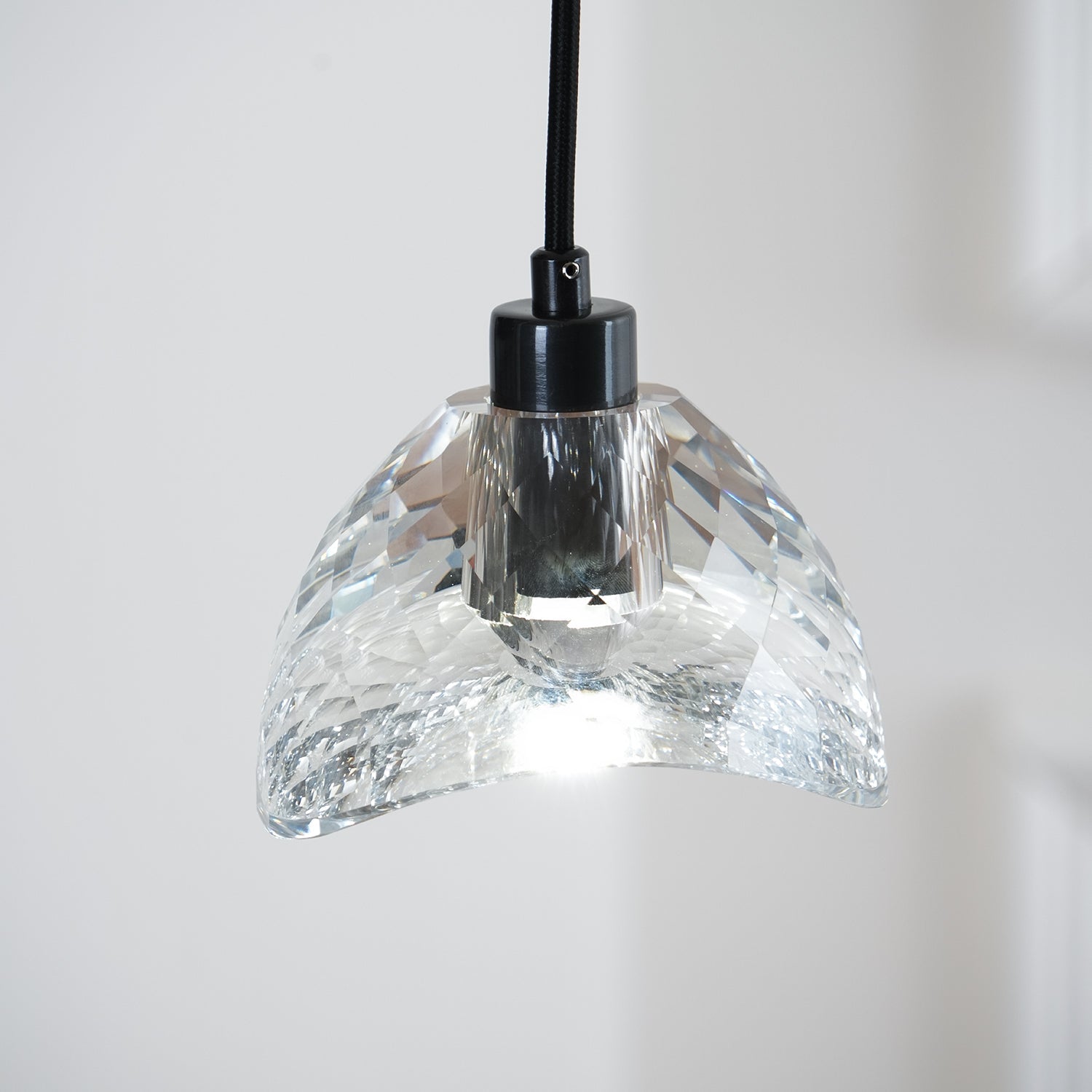 Підвісний світильник Latham Glass