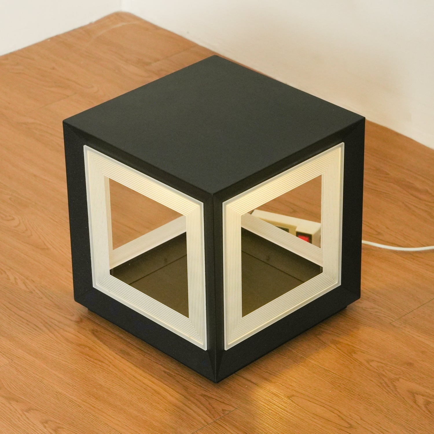 Зовнішній стовпчастий світильник Light Cube