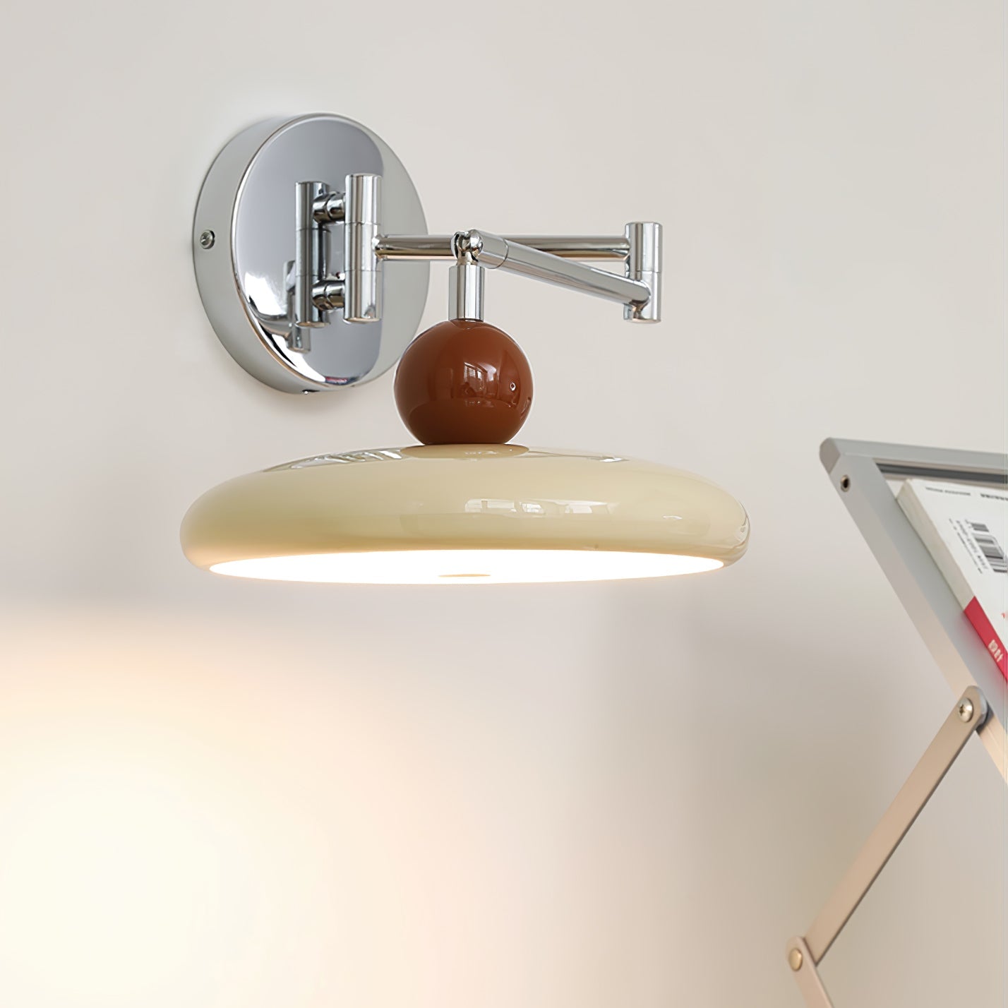 Настінний світильник Lola Swing Arm