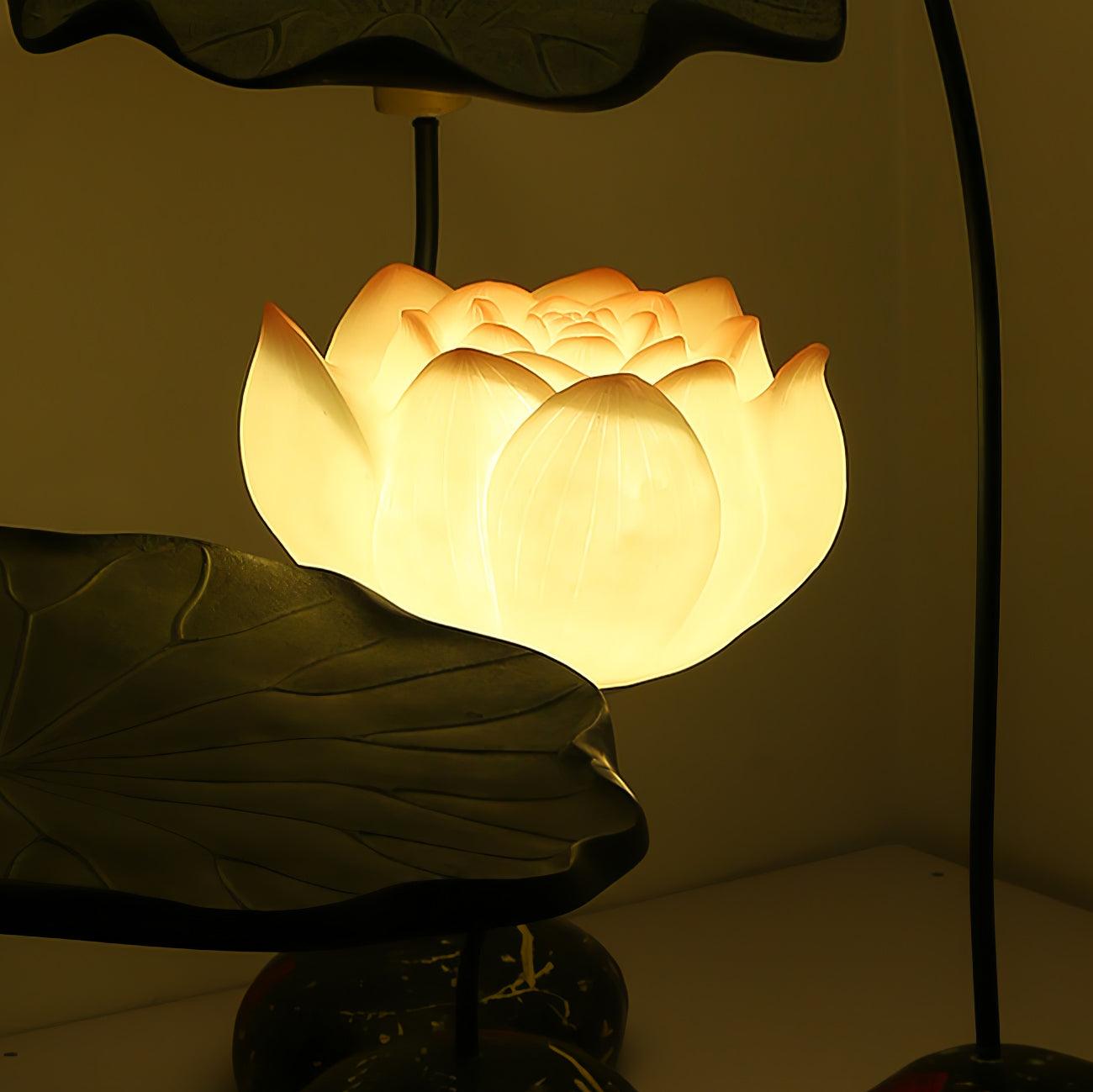 Торшер Lotus