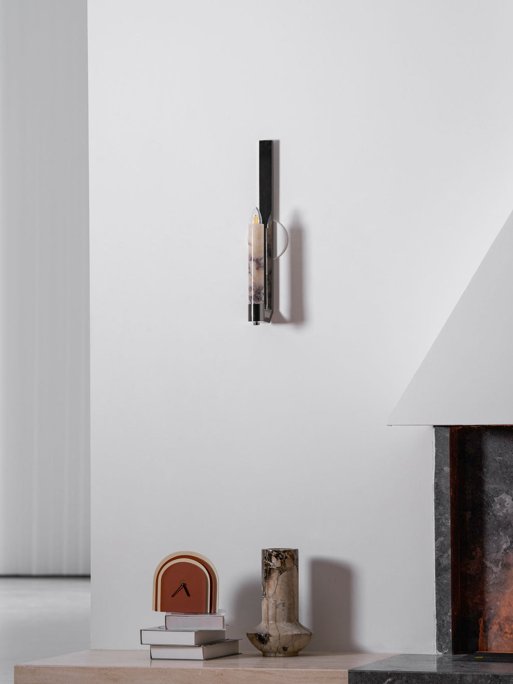 Настінний світильник Lumivolt Alabaster