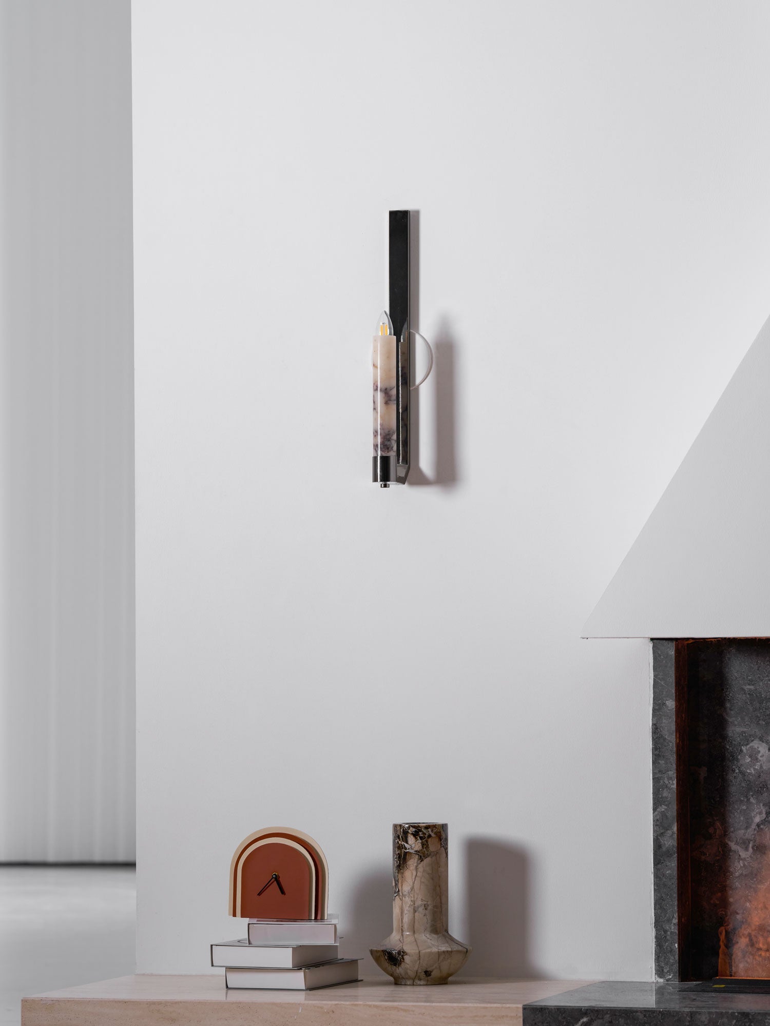 Настінний світильник Lumivolt Alabaster