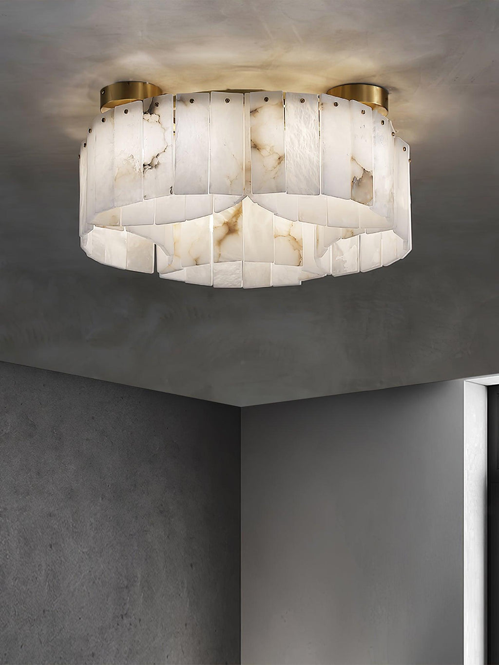 Розкішна стельова лампа Alabaster Brass