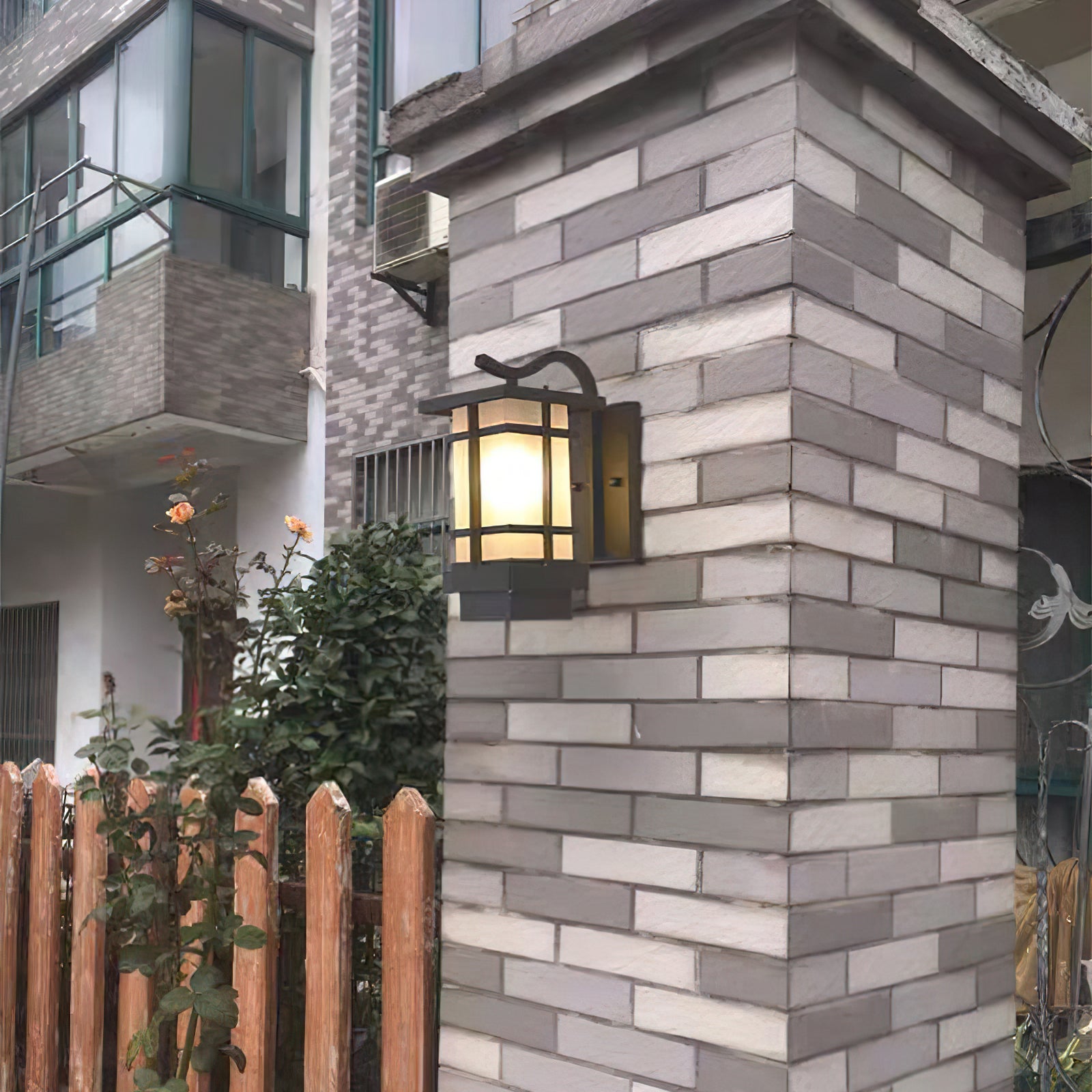 Вуличний настінний світильник Madison Lantern